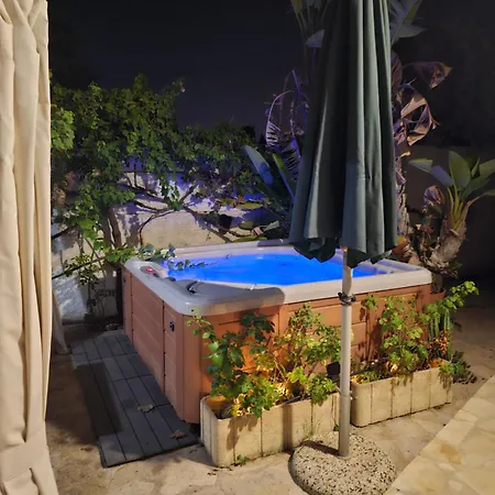 Casa De Flores Villa